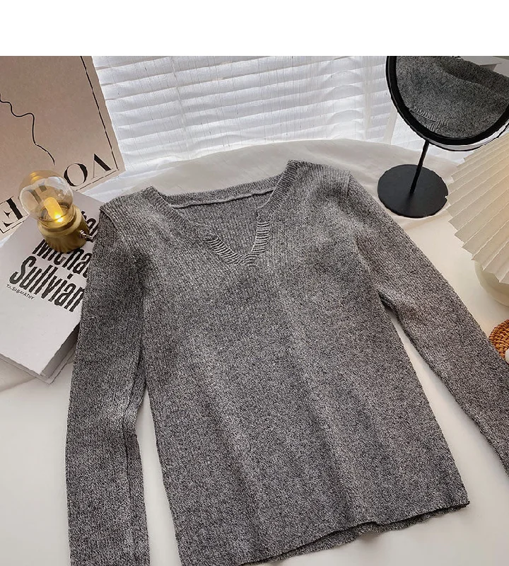 Long sleeved sweater solid V-neck top  6535